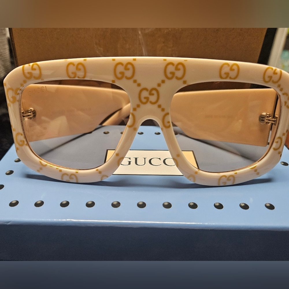 Women's Sunglassws